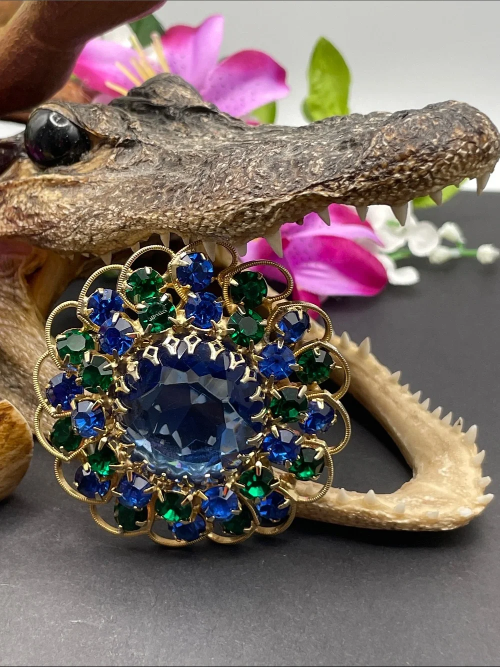 Rhinestone and metal scroll work brooch vintage